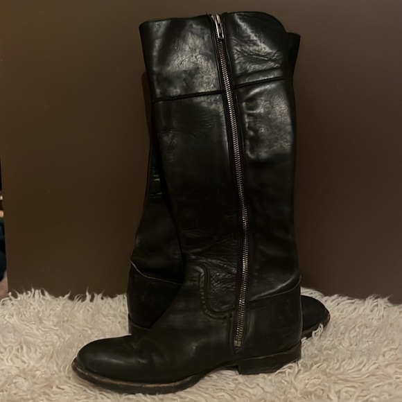 Frye boots size 7 - Picture 2 of 3